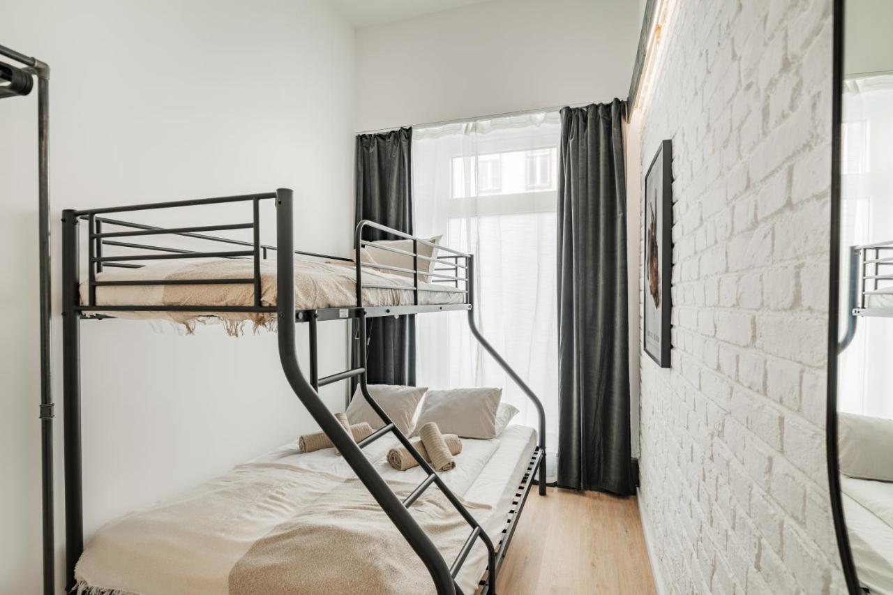 Chic Central City Rooms By Home2 Виена Екстериор снимка