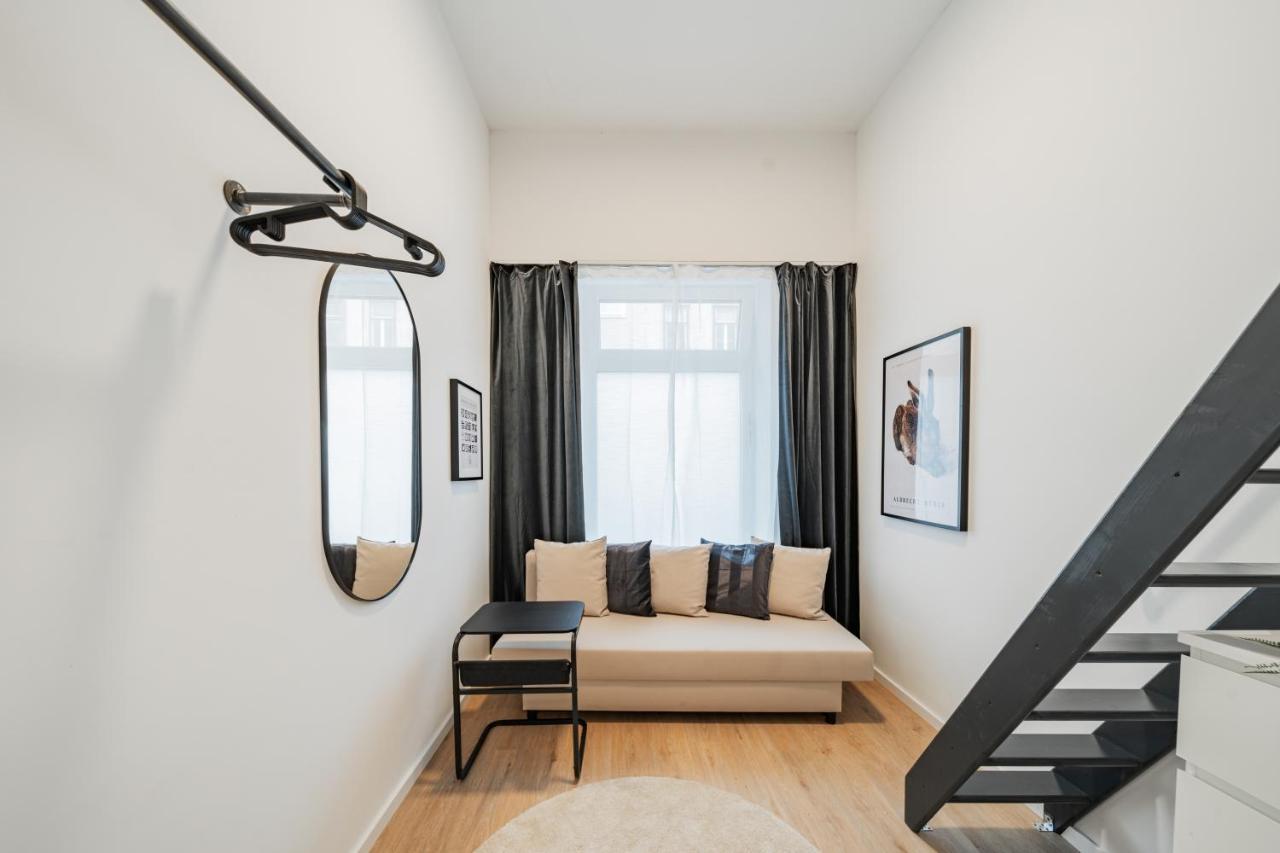 Chic Central City Rooms By Home2 Виена Екстериор снимка