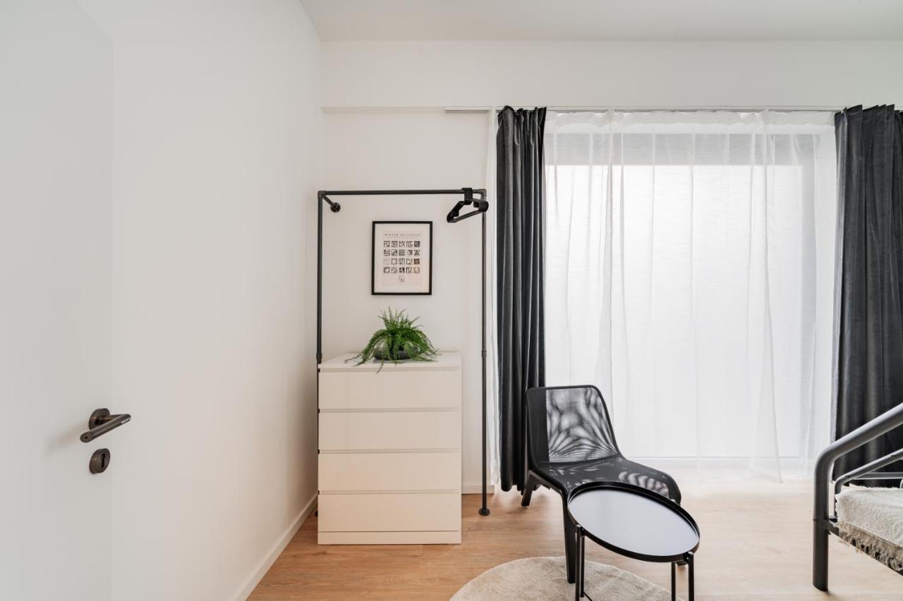 Chic Central City Rooms By Home2 Виена Екстериор снимка