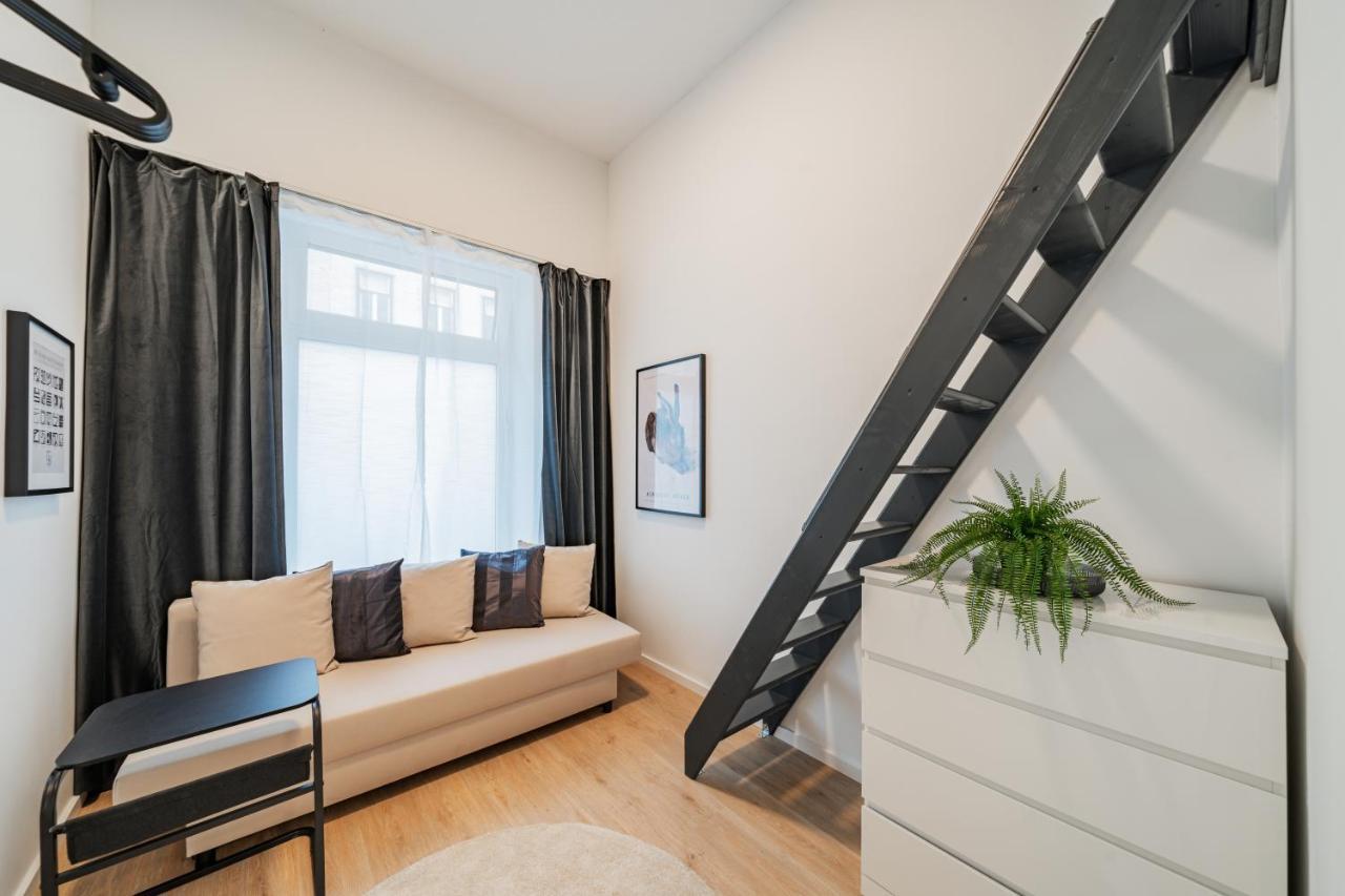 Chic Central City Rooms By Home2 Виена Екстериор снимка