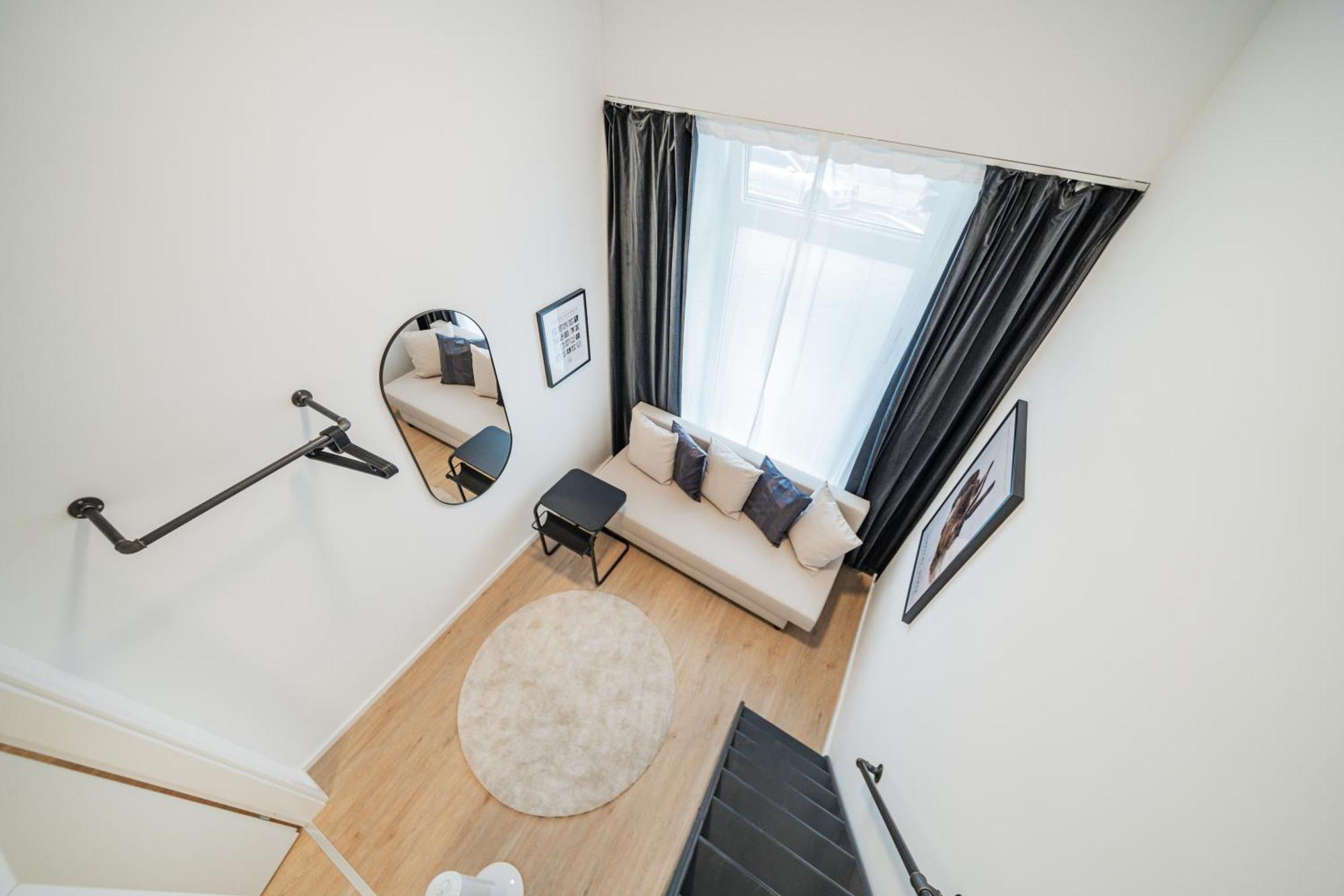 Chic Central City Rooms By Home2 Виена Екстериор снимка