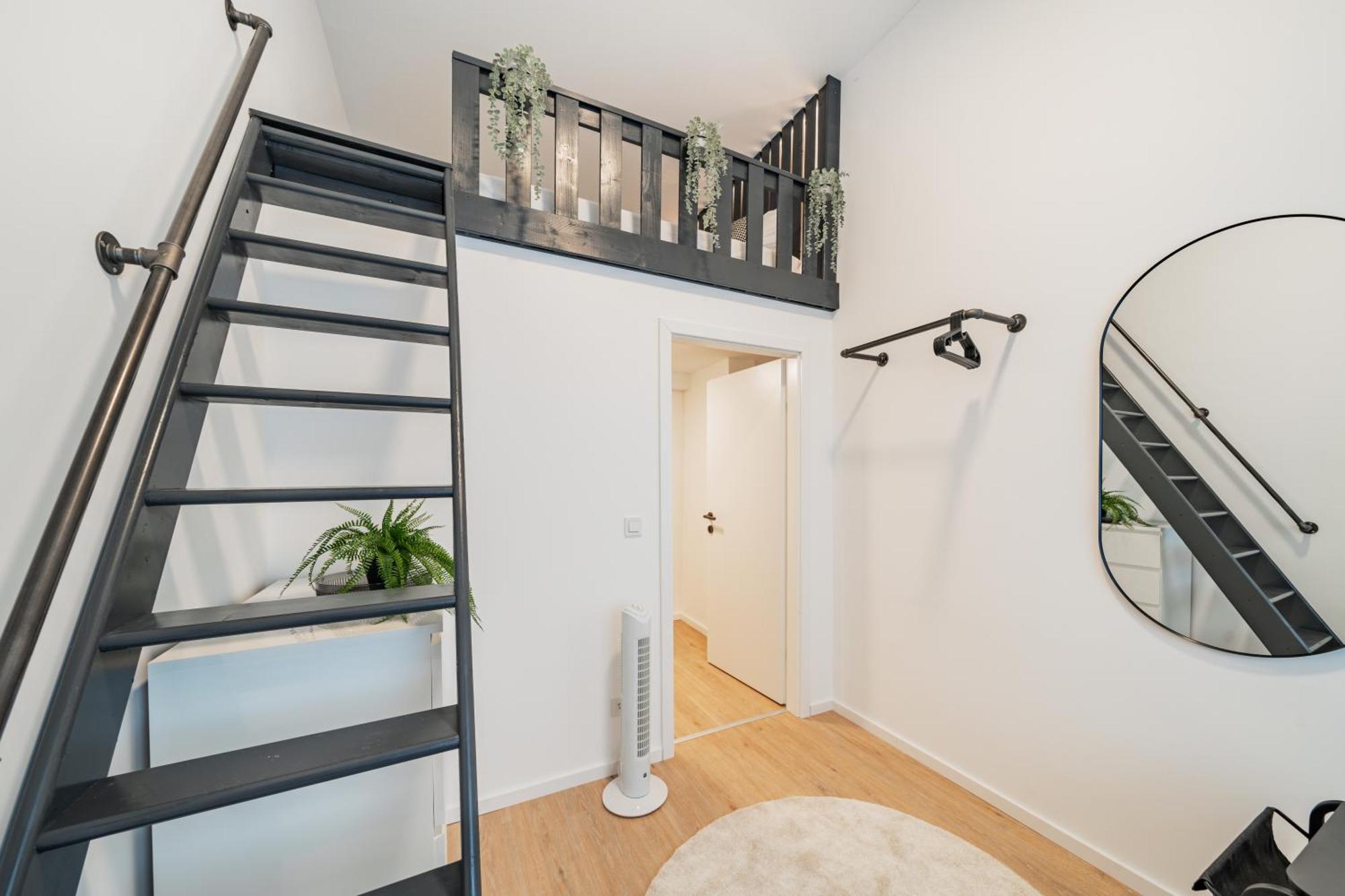 Chic Central City Rooms By Home2 Виена Екстериор снимка